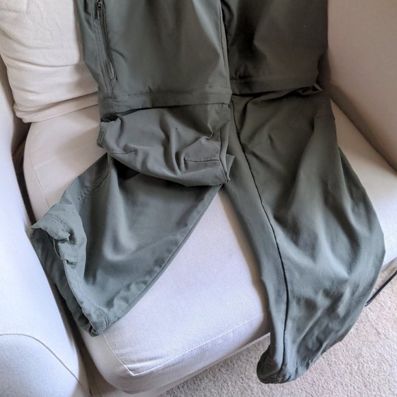 Women's Columbia Omni-shield convertible pants - Picture 2 of 2